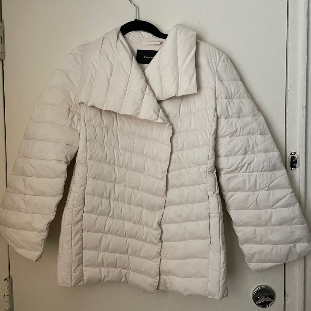 Tahari medium weight jacket with belt